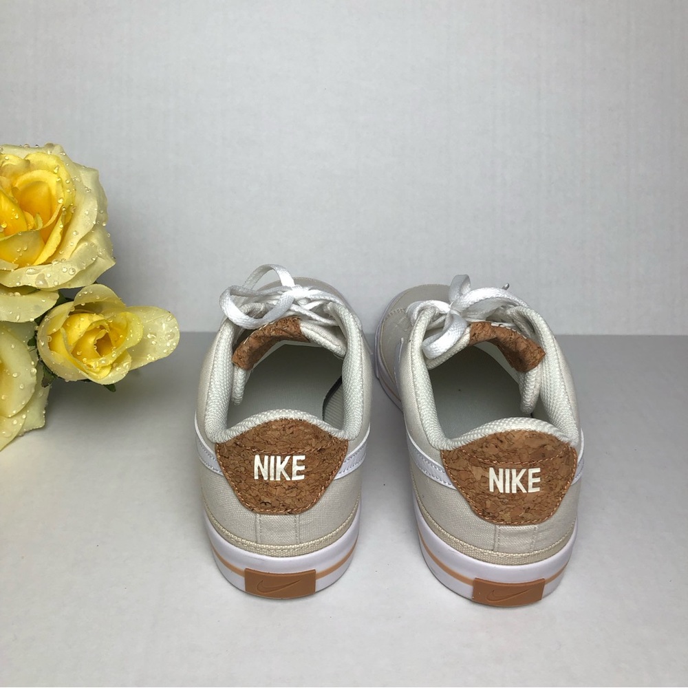 Nike Youth Yellow Sneakers - Picture 4 of 6